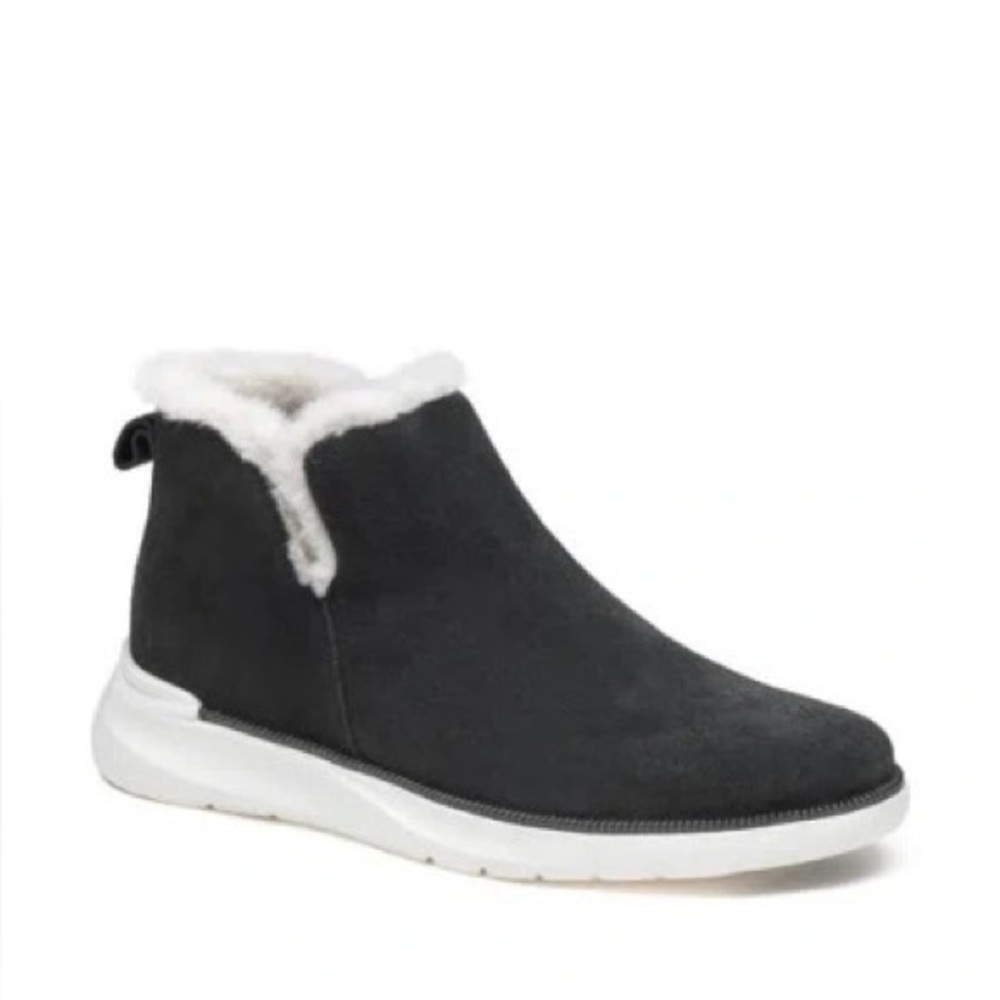 Johnston & Murphy Black Ankle Boot with White Faux-Fur Collar